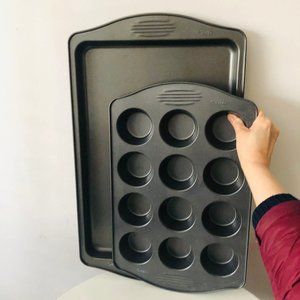 Wilton 2-Piece Set of Standard 12-Cup Muffin Pan and 17.25 x 11.5 in. Baking Pan